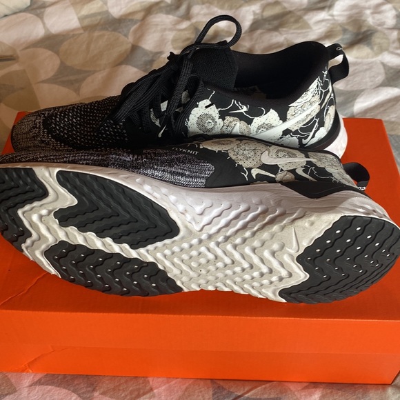 Nike Odyssey react 2 flyknit flower - Picture 3 of 6